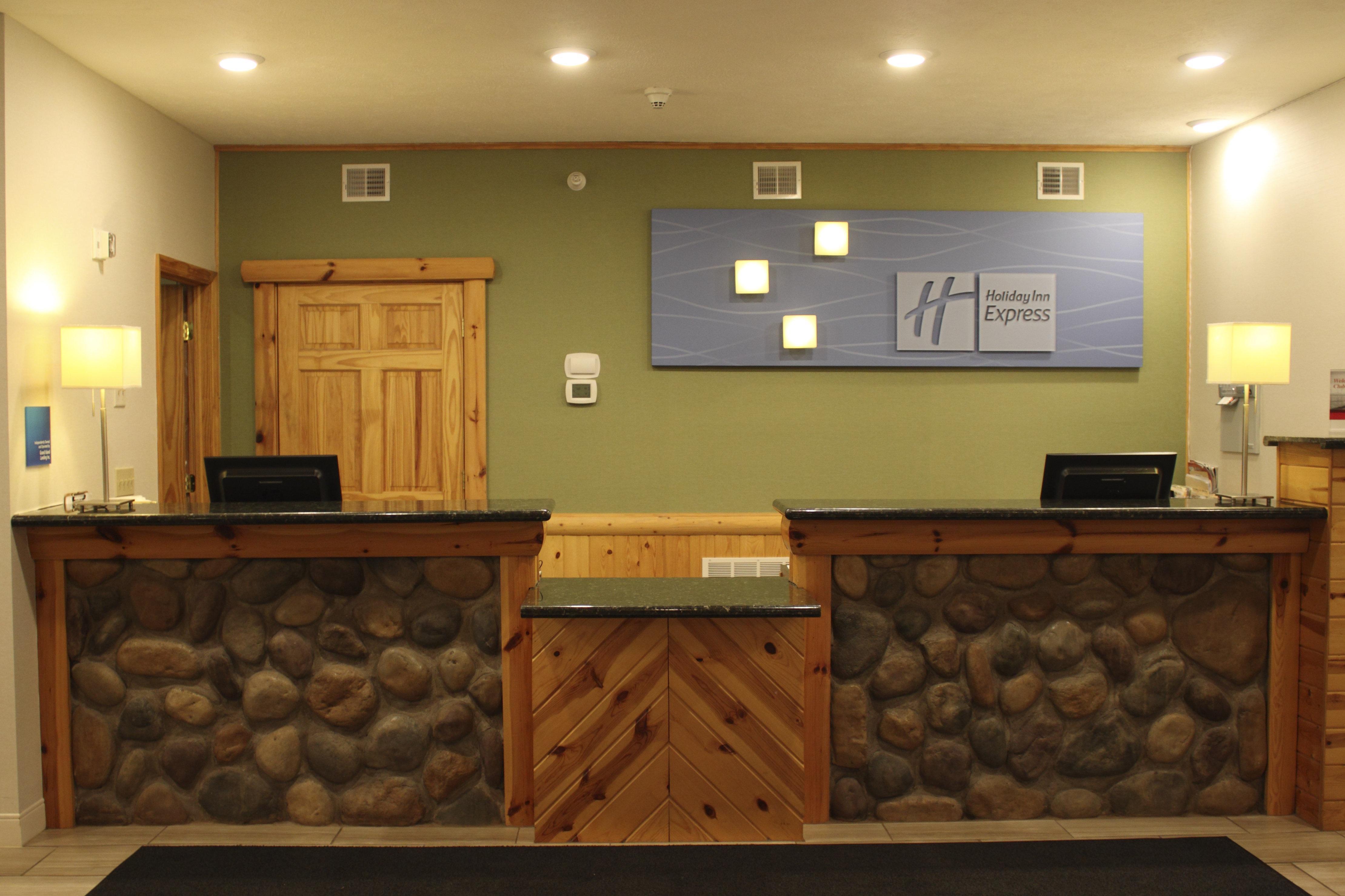 Holiday Inn Express Munising-Lakeview, An Ihg Hotel Экстерьер фото
