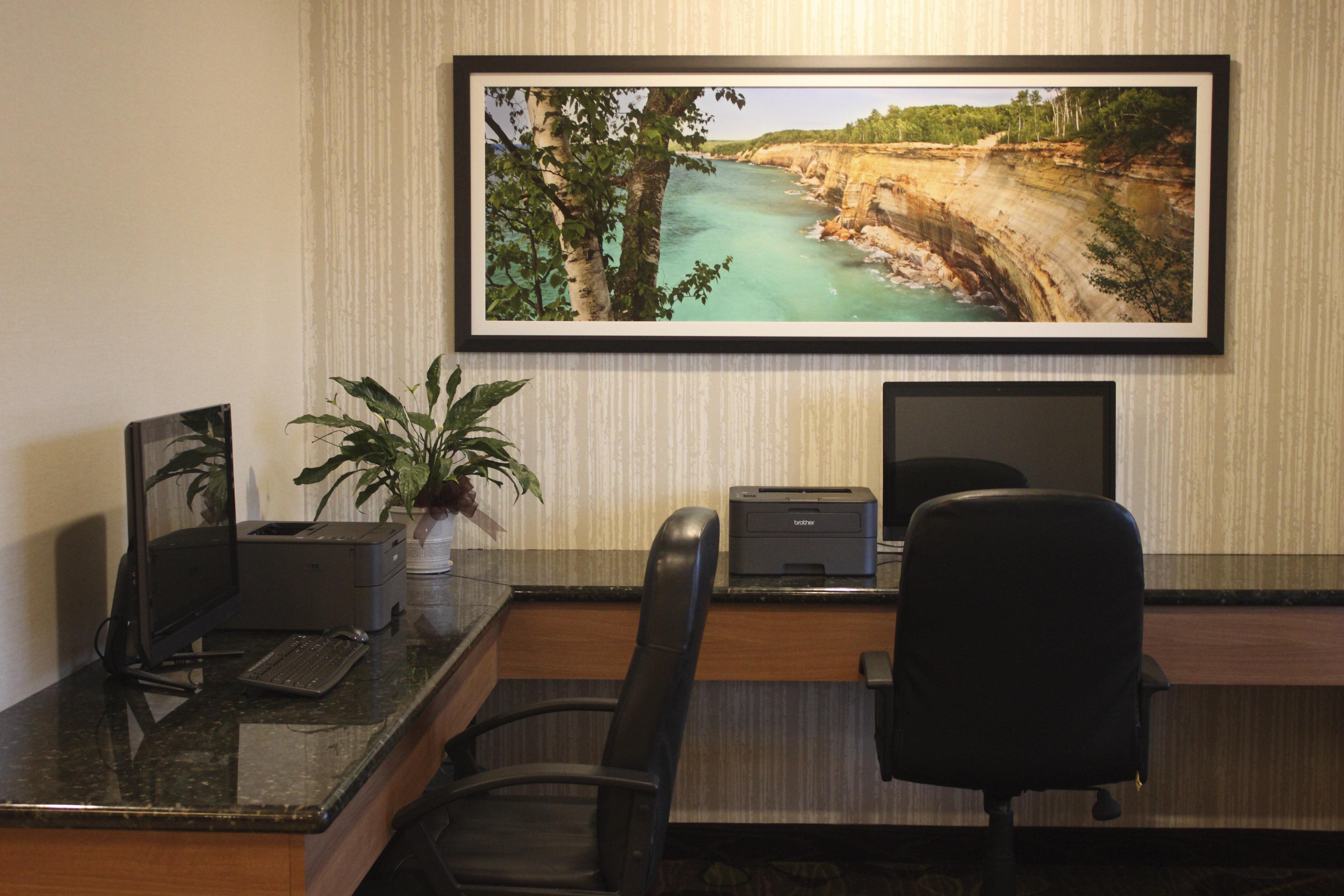 Holiday Inn Express Munising-Lakeview, An Ihg Hotel Экстерьер фото