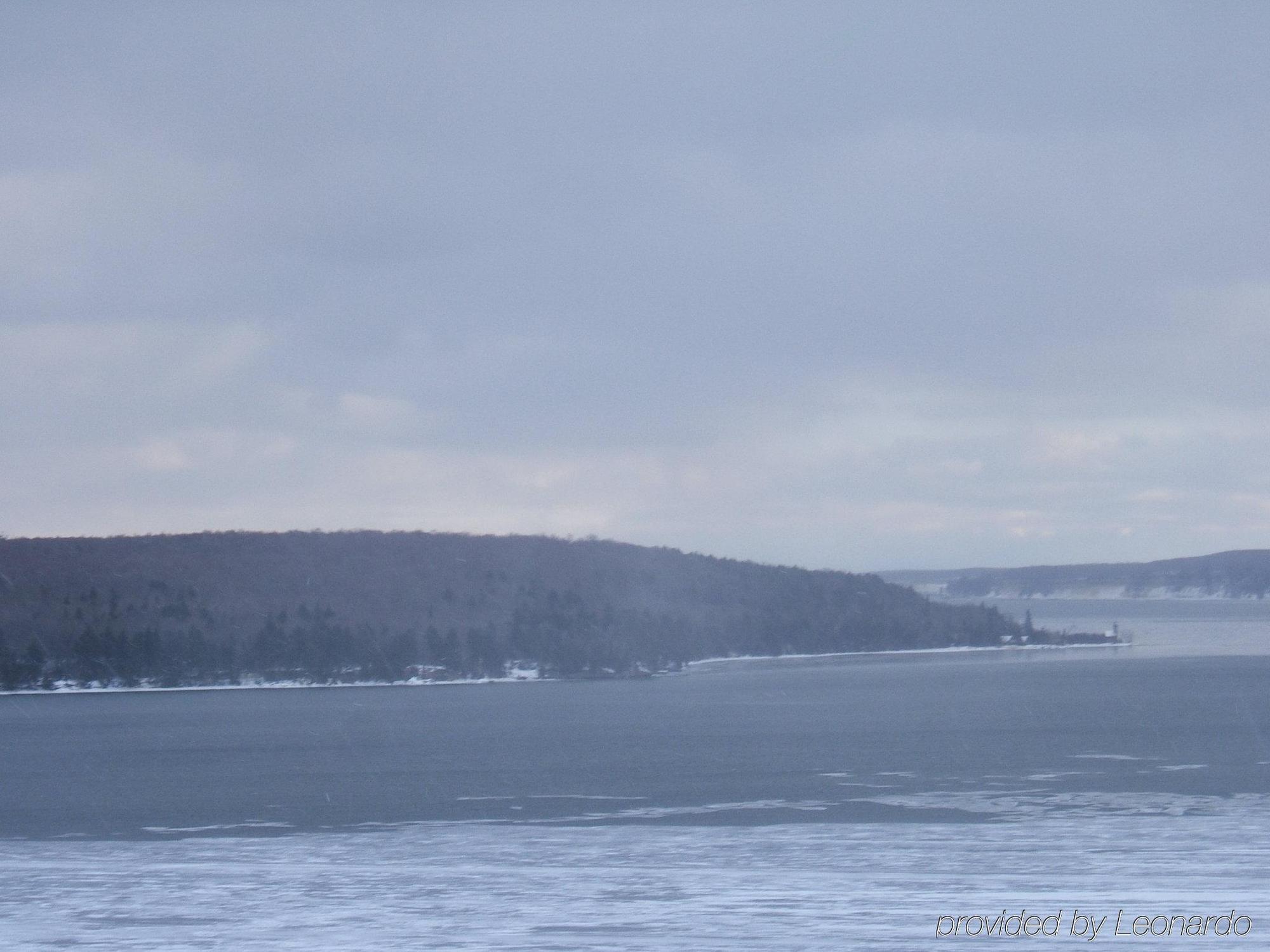 Holiday Inn Express Munising-Lakeview, An Ihg Hotel Экстерьер фото