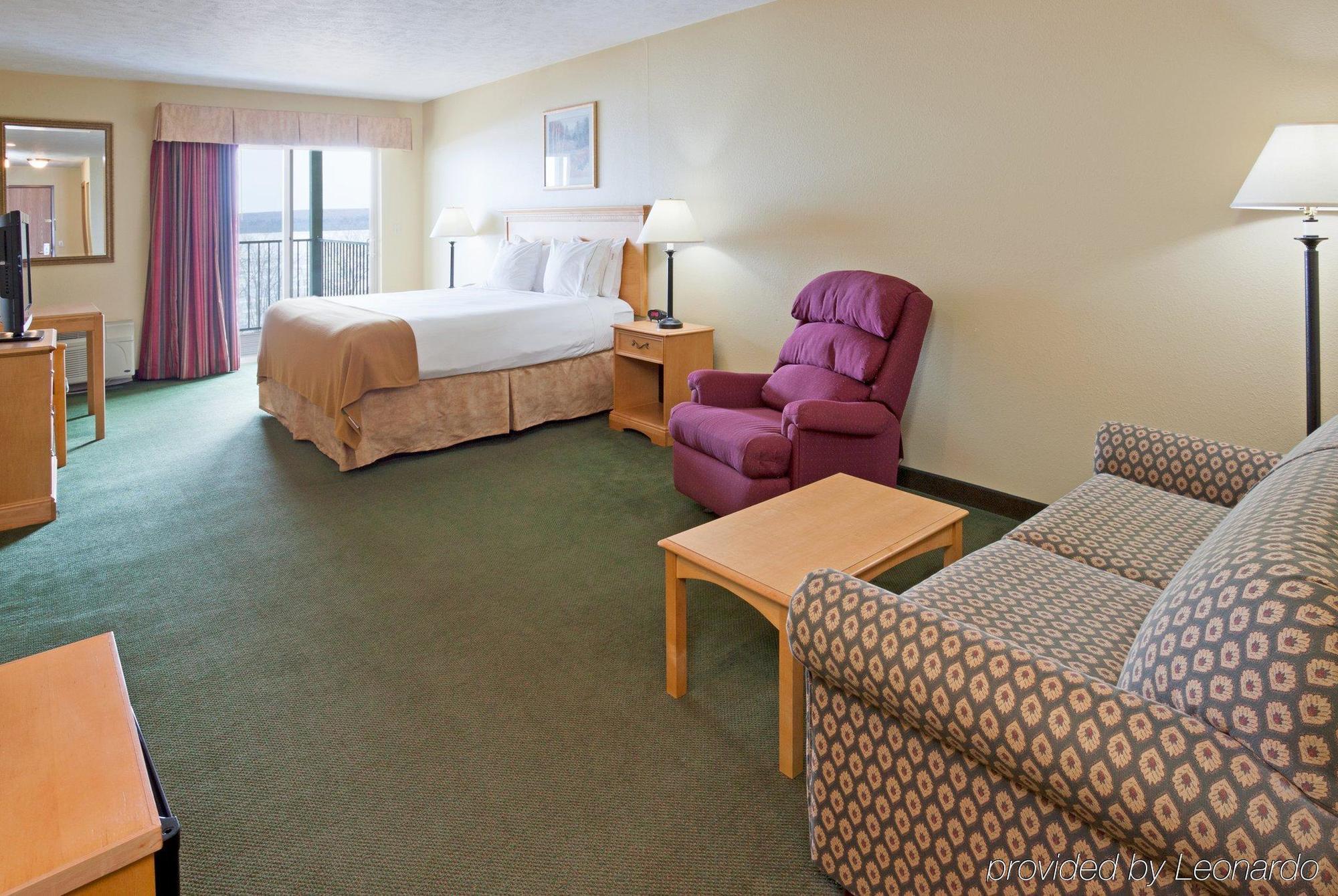 Holiday Inn Express Munising-Lakeview, An Ihg Hotel Номер фото