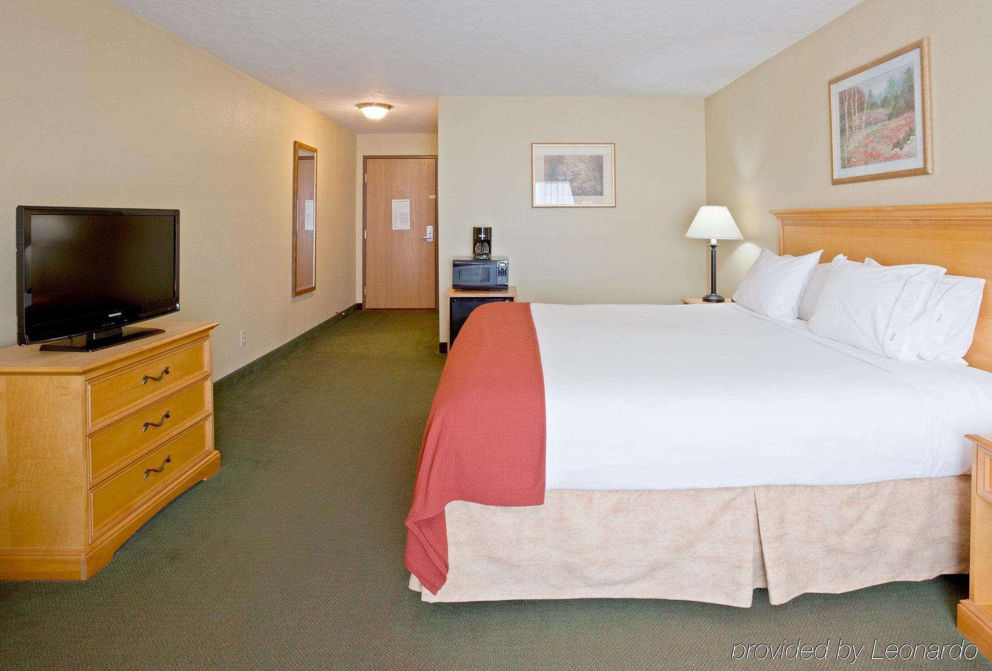 Holiday Inn Express Munising-Lakeview, An Ihg Hotel Номер фото