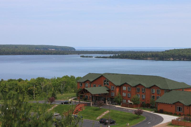 Holiday Inn Express Munising-Lakeview, An Ihg Hotel Экстерьер фото